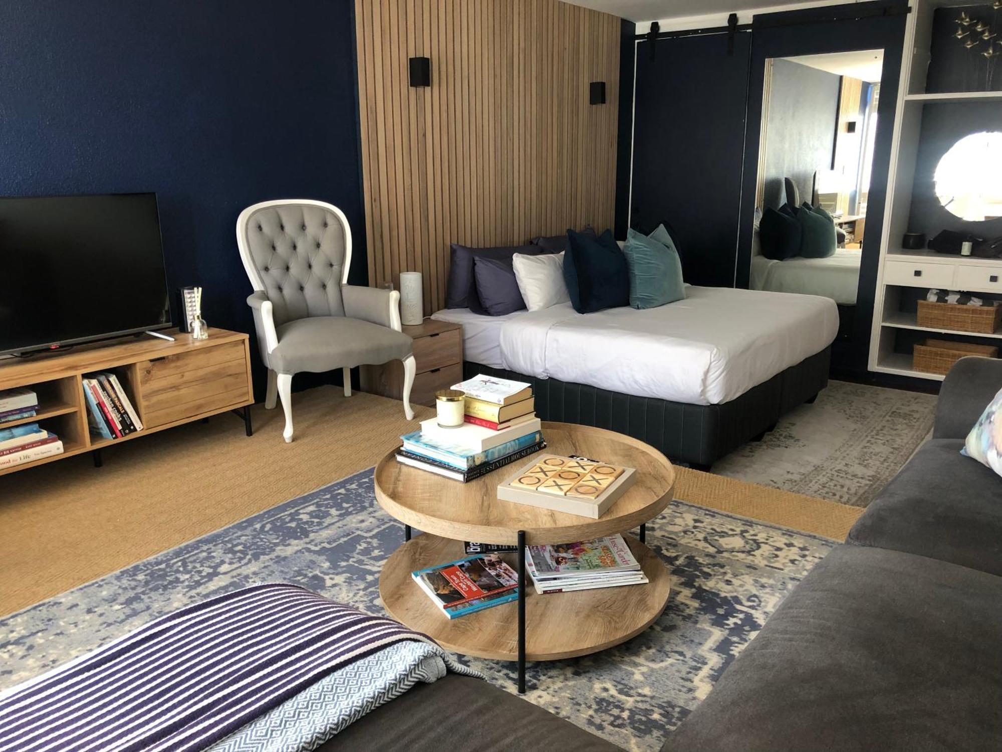 Blue In Mouille Point Apartment